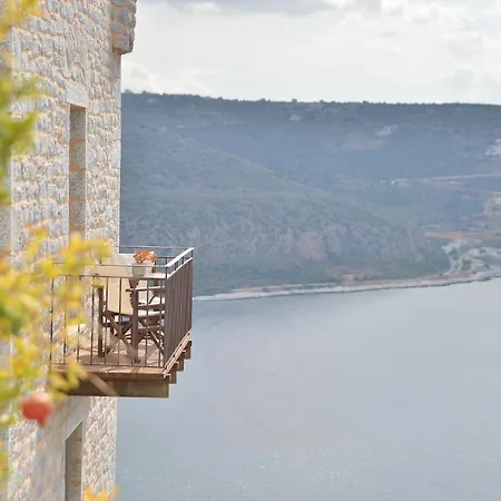 Akrolithi * Καραβοστάσι