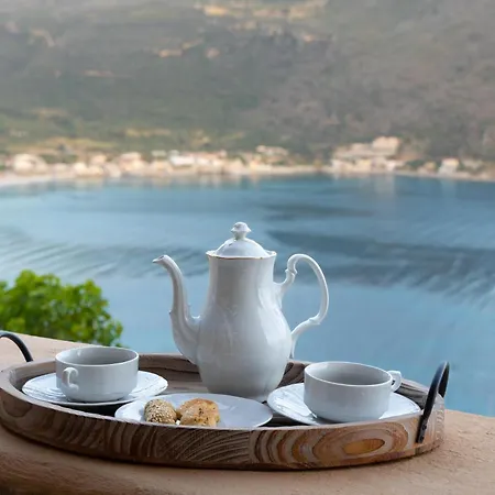 Akrolithi * Καραβοστάσι