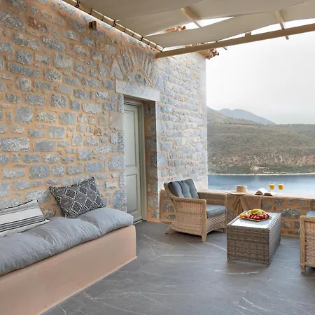 Διαμέρισμα Akrolithi