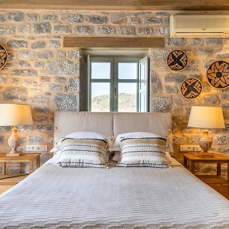 Akrolithi Apartamento *