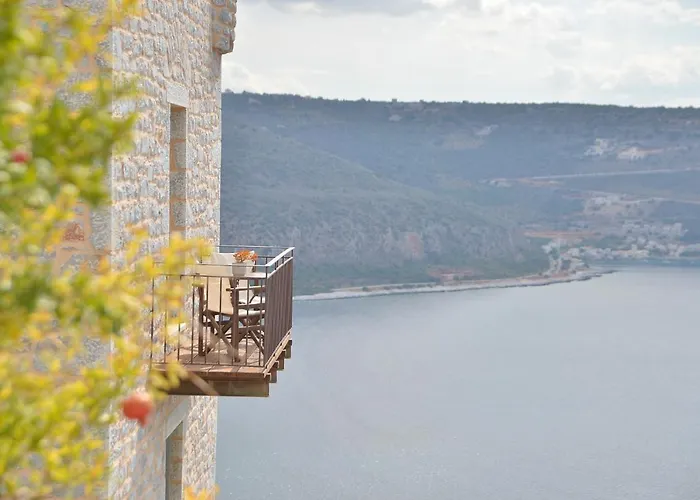 Akrolithi * Karavosztászi