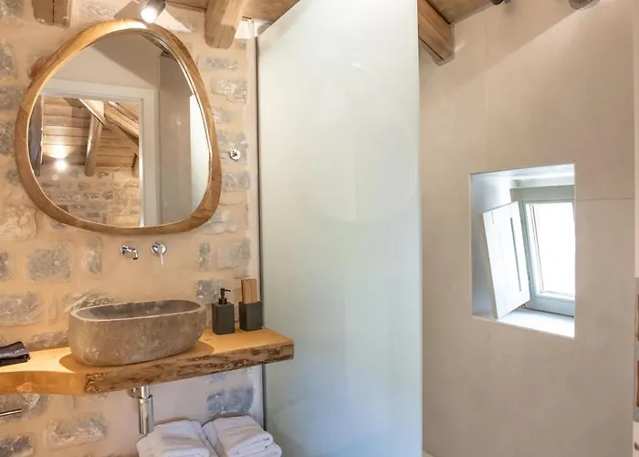 Apartman Akrolithi *