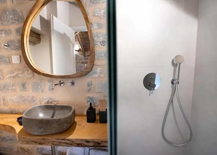 Akrolithi Lejlighed Karavostásion