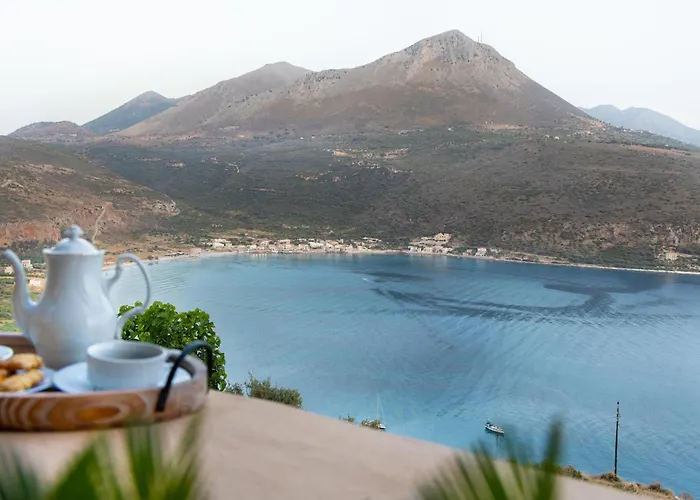 Akrolithi * Karavostásion